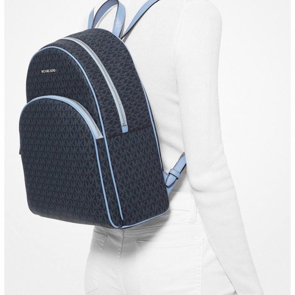 MICHAEL KORS BACKPACK BRAND NEW - Picture 2 of 4